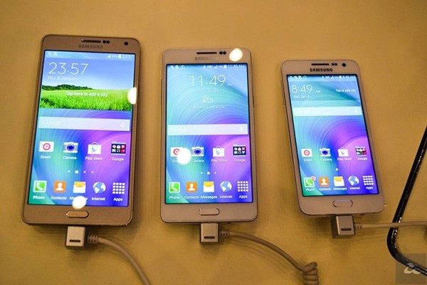  SAMSUNG GALAXY A7 - 2015