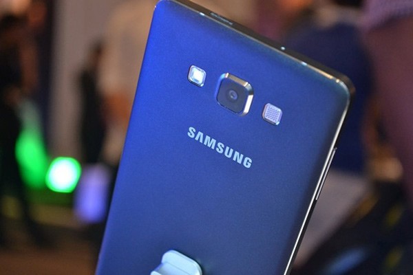  SAMSUNG GALAXY A7 - 2015