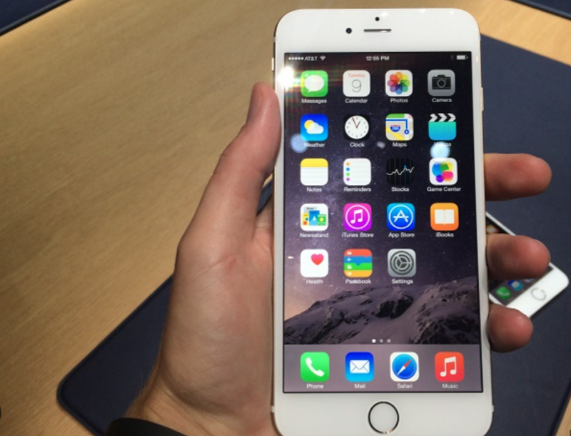 Màn hình iPhone 6s Plus bị sọc, loạn cảm ứng có thay được không?